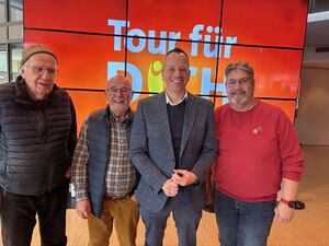 Unser Kandidat Nicolas Fink mit den OV-Vertretern